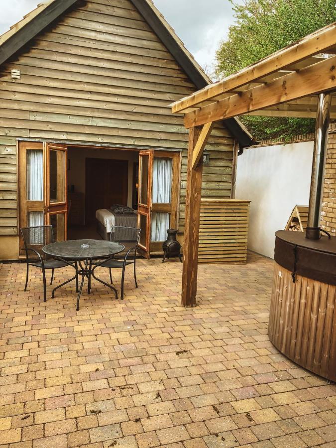 Tewinbury Farm Hotel Exterior photo