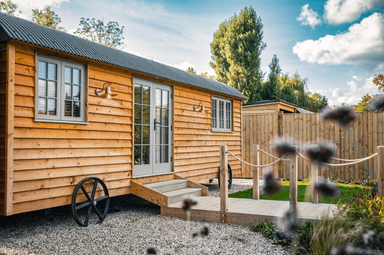 Tewinbury Farm Hotel Exterior photo