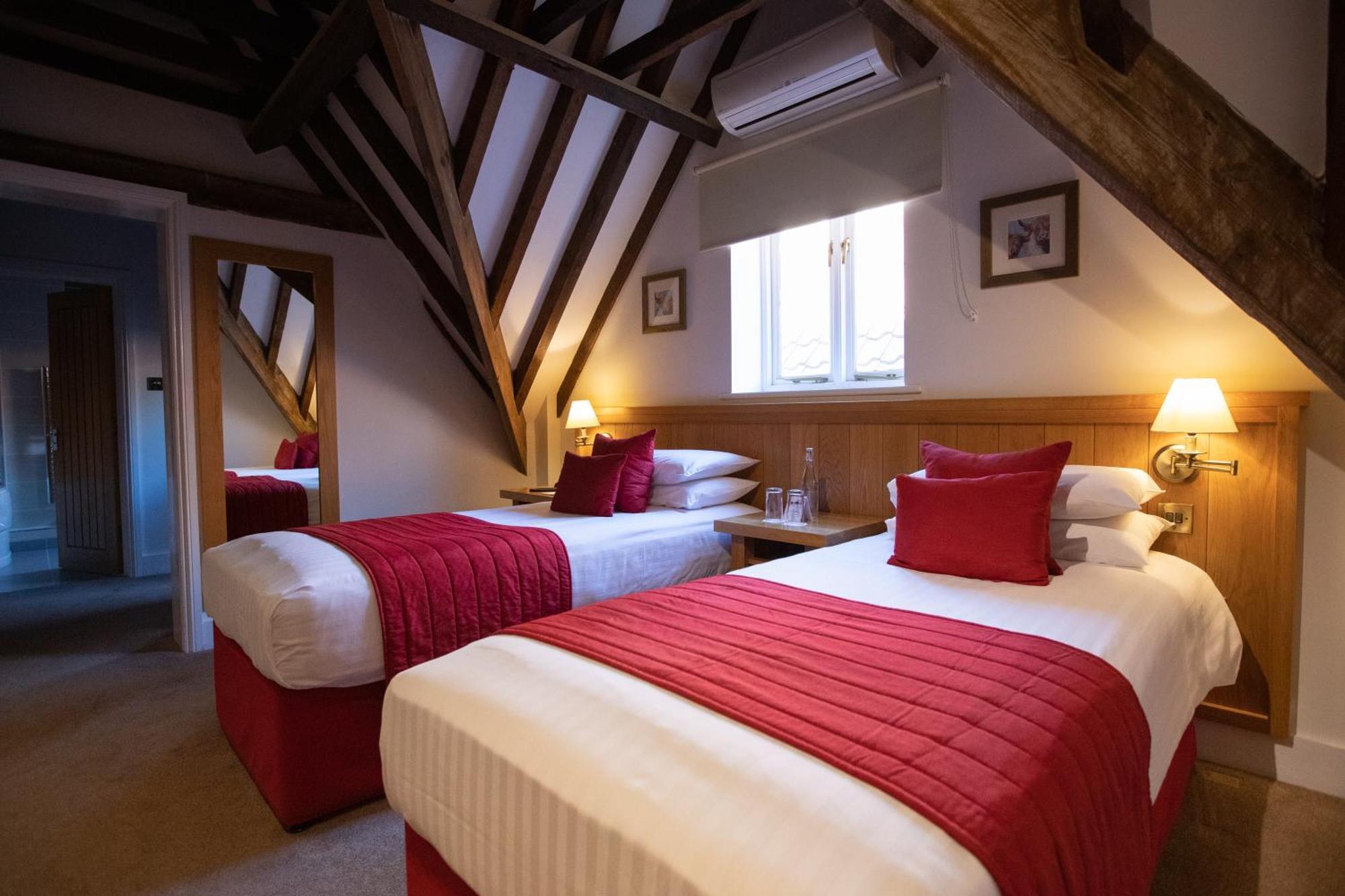 Tewinbury Farm Hotel Room photo